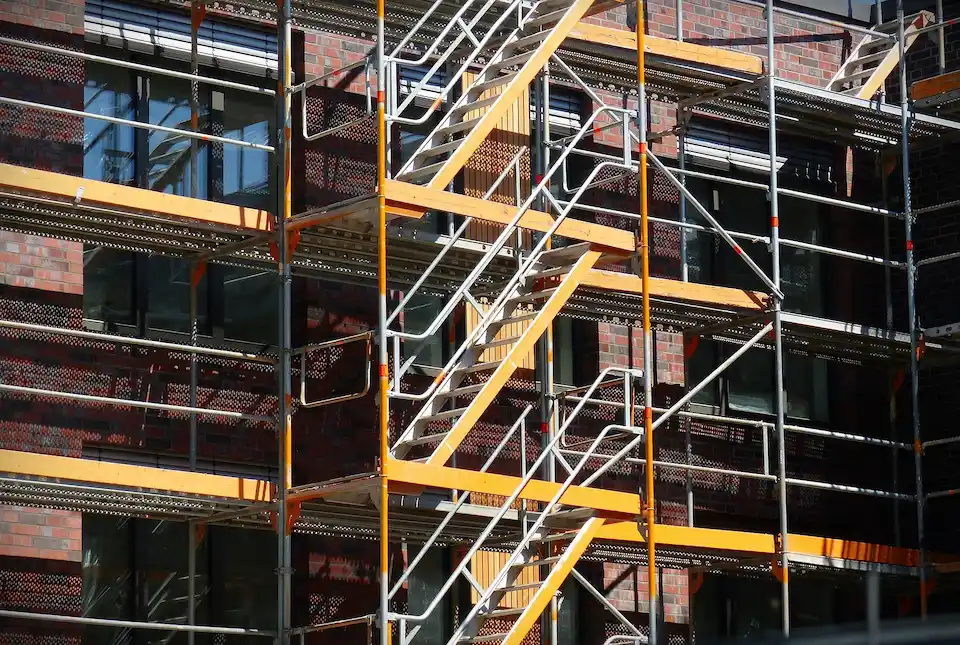 Riverside Scaffolding Rental supplying high-rise scaffolding for major structural construction projects.